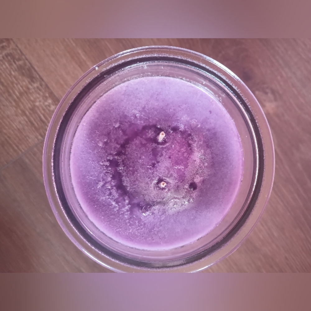 🕯️ Tuscany Candle's Premium Lilac Blossom Candle - Picture 5 of 5